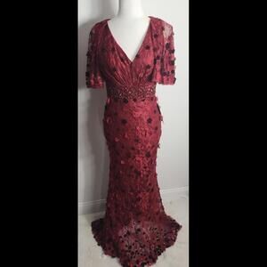 (7) Mac Duggal EMBELLISHED FLORAL GOWN, Sz 2